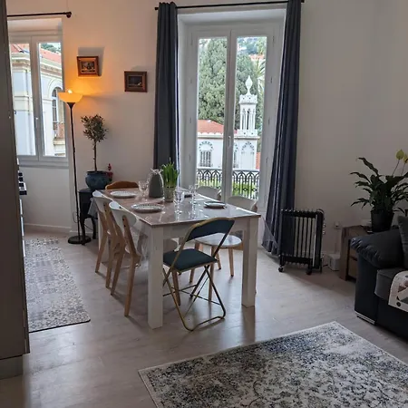 2 Pieces , Centre , 100 Metres Des Plages. Apartamento