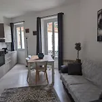 2 Pieces , Centre , 100 Metres Des Plages. Apartment Menton