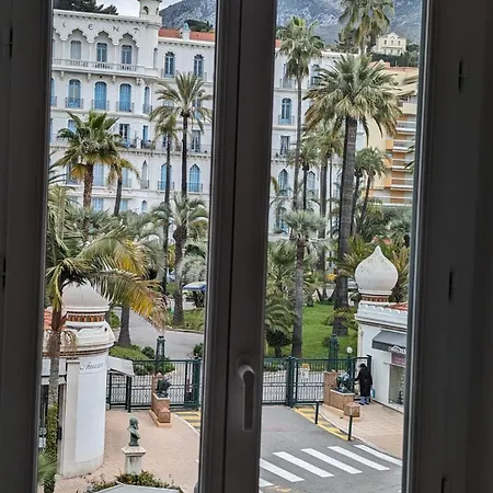 2 Pieces , Centre , 100 Metres Des Plages. Menton