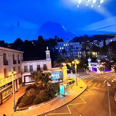 2 Pieces , Centre , 100 Metres Des Plages. Apartament