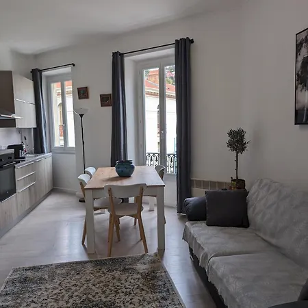 2 Pieces , Centre , 100 Metres Des Plages. Apartman Menton