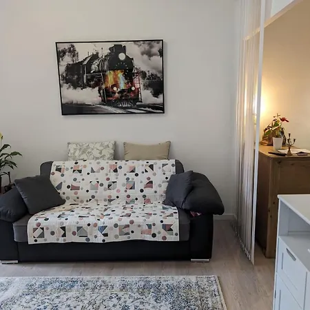2 Pieces , Centre , 100 Metres Des Plages. Apartament