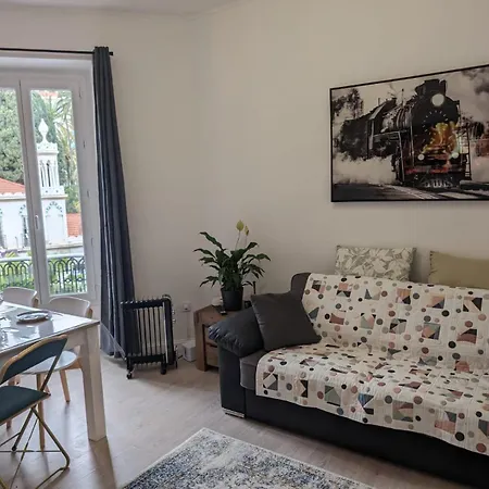 2 Pieces , Centre , 100 Metres Des Plages. Apartament