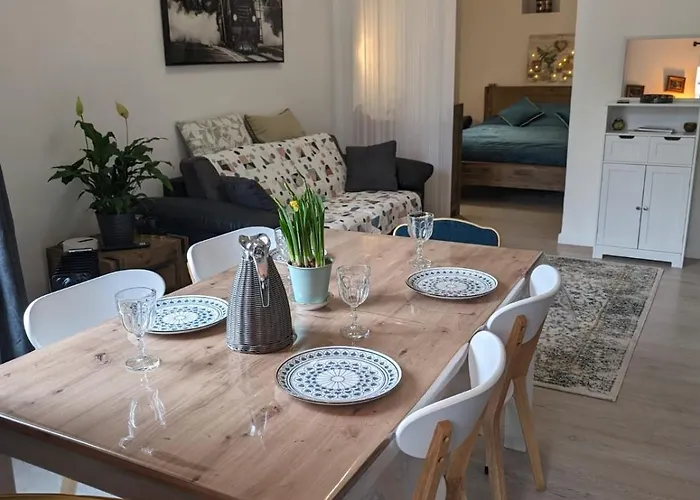 2 Pieces , Centre , 100 Metres Des Plages. Apartamento *