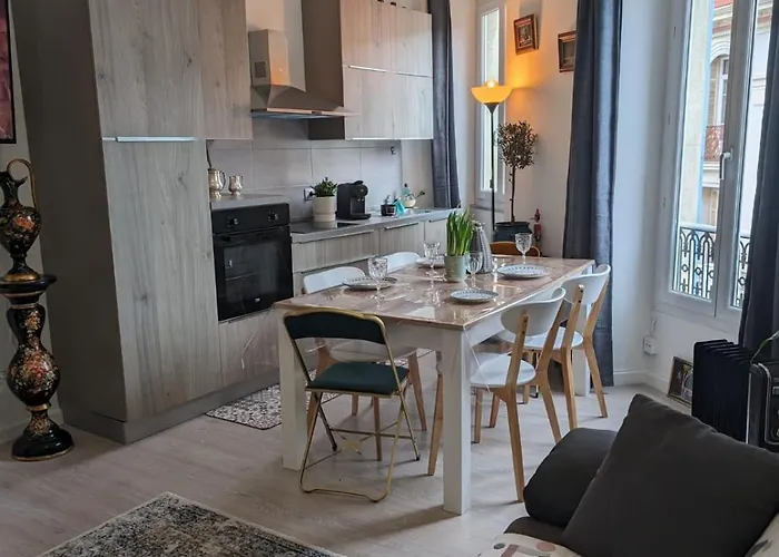 Apartamento 2 Pieces , Centre , 100 Metres Des Plages.