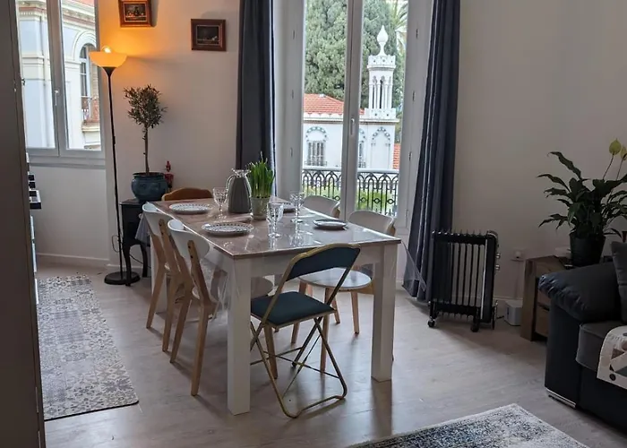 2 Pieces , Centre , 100 Metres Des Plages. Apartamento