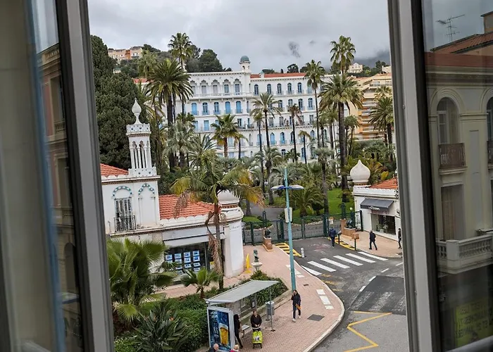 2 Pièces , Centre , 100 Mètres Des Plages. * Mentone