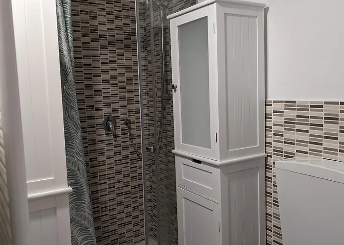 2 Pièces , Centre , 100 Mètres Des Plages. Mentone